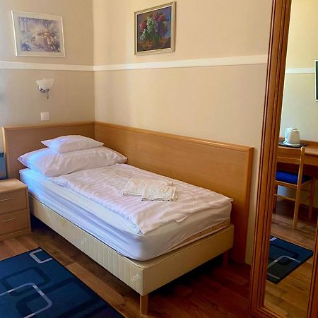 Peto Apartman Gyor Exterior photo