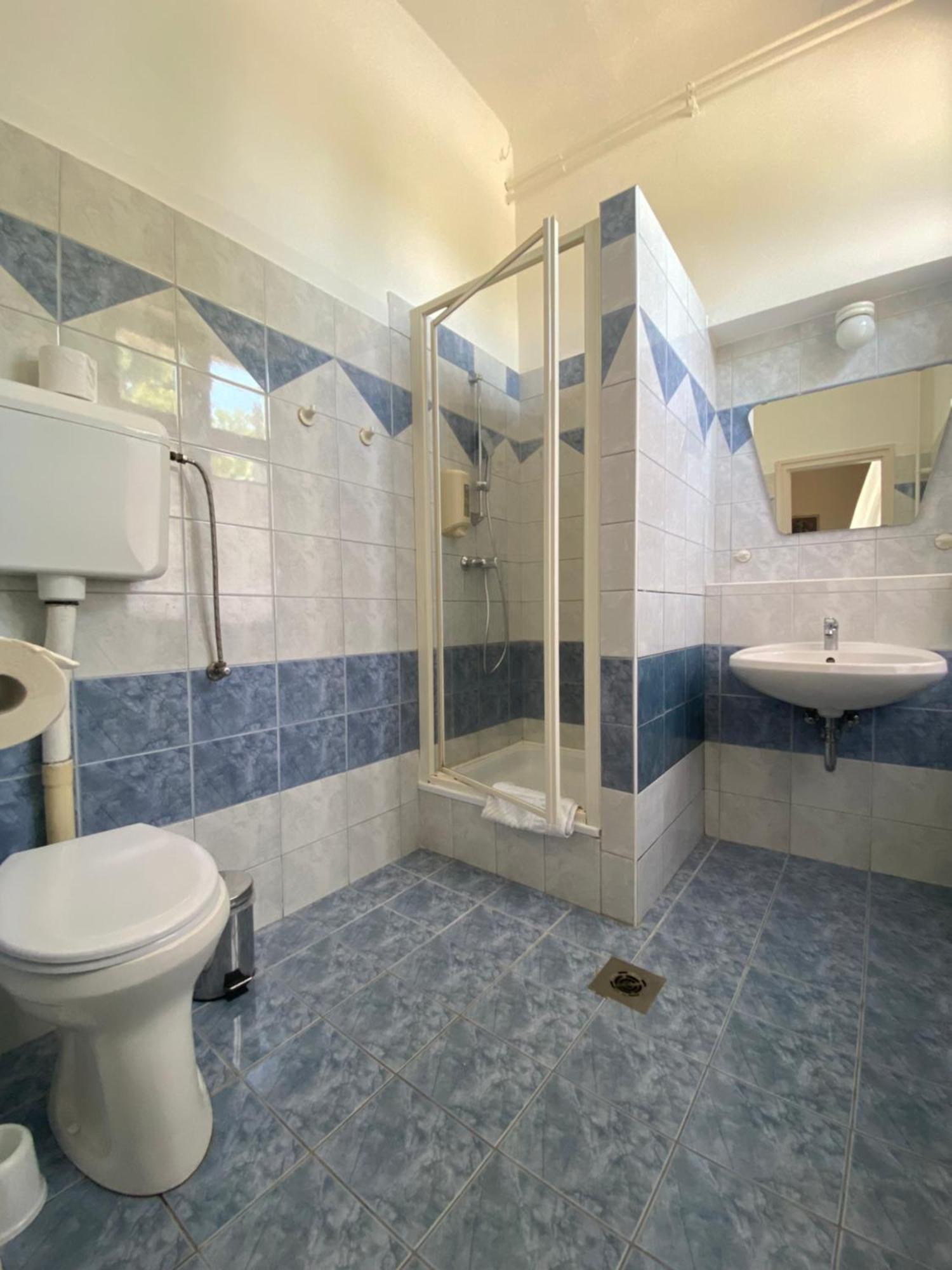 Peto Apartman Gyor Exterior photo