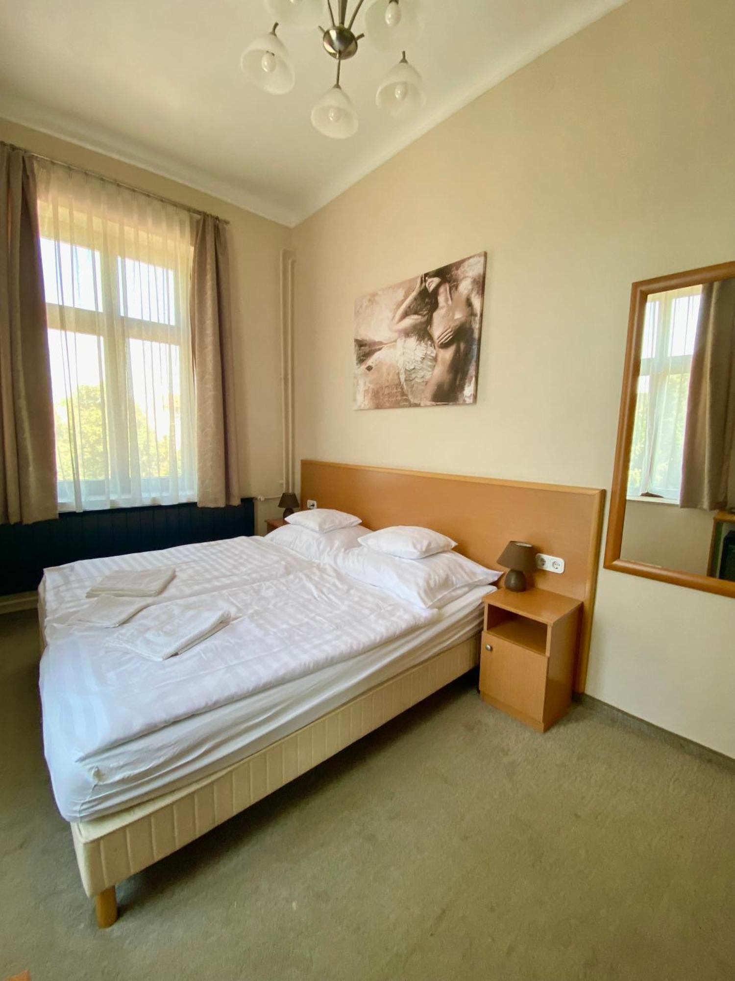 Peto Apartman Gyor Exterior photo